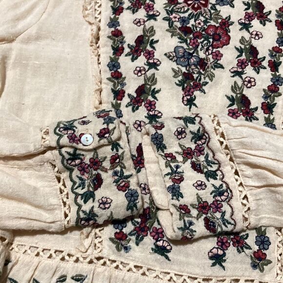 Zara Romantic embroidered blouse size medium - Picture 10 of 10